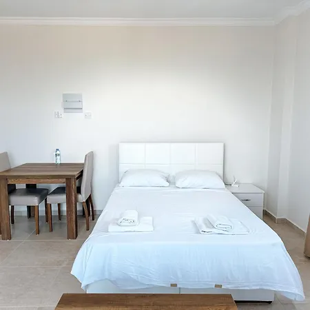 Royal Life Poseidon Long Beach Apartment